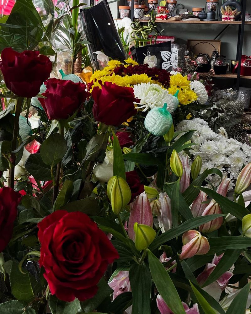 Premium rose arrangement